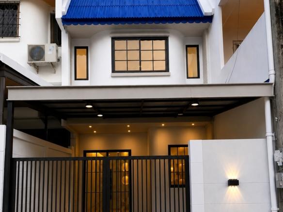 บ้านภูเก็ต หมู่บ้านซอยเทพกระษัตรี ถลาง
