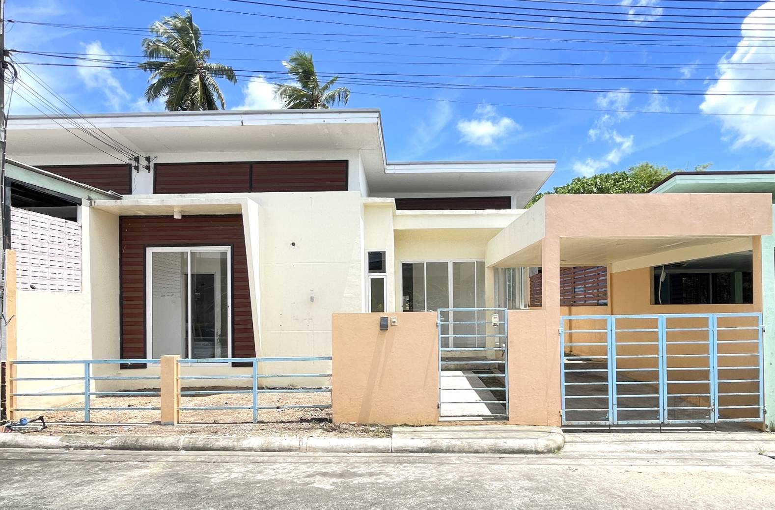 01-17 บ้านแฝดชั้นเดียว หมู่บ้านสุพิชฌาย์ รูปที่ 1