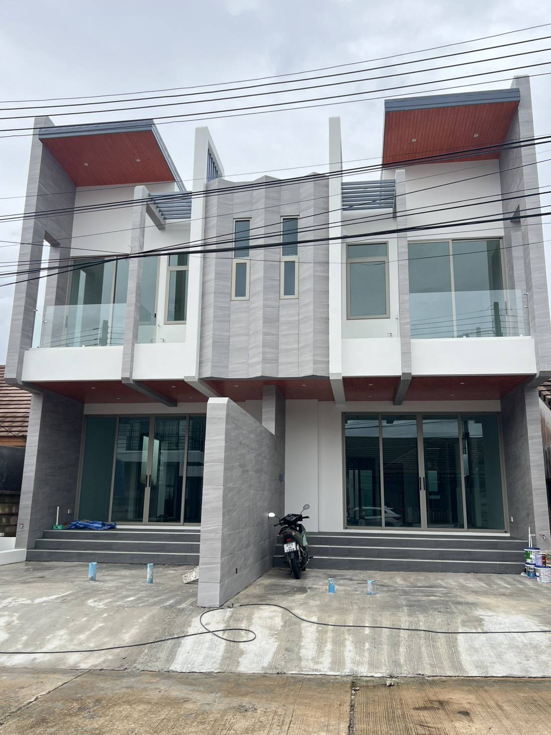 02-4 บ้านแฝด2ชั้น หมู่บ้านศรีสุชาติแกรนวิล2 รูปที่ 2