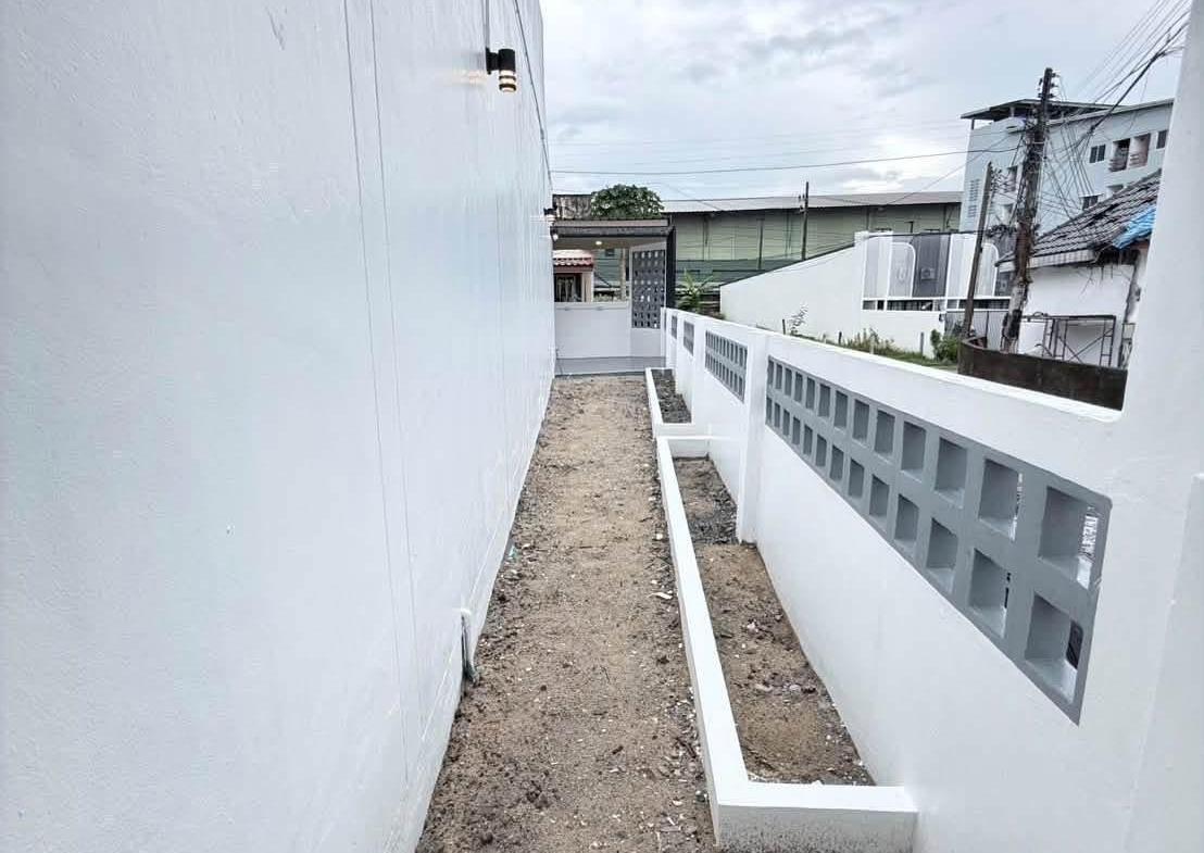 บ้านแฝดชั้นเดียว หมู่บ้านฉลองอินเตอร์ รูปที่ 4